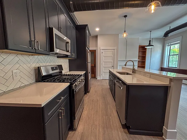 1318 Main St #2 — Photo 20
