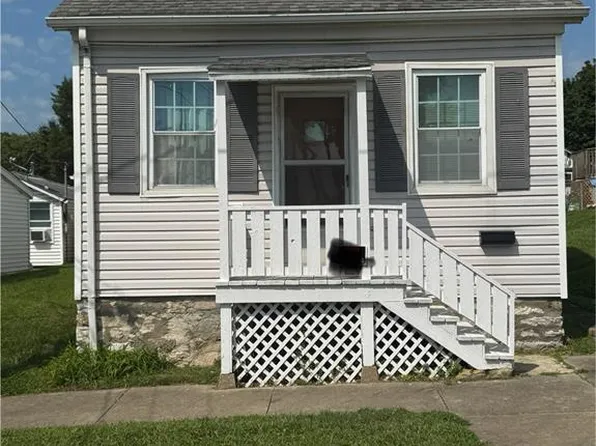 319 S Main St, Waterloo, IL 62298