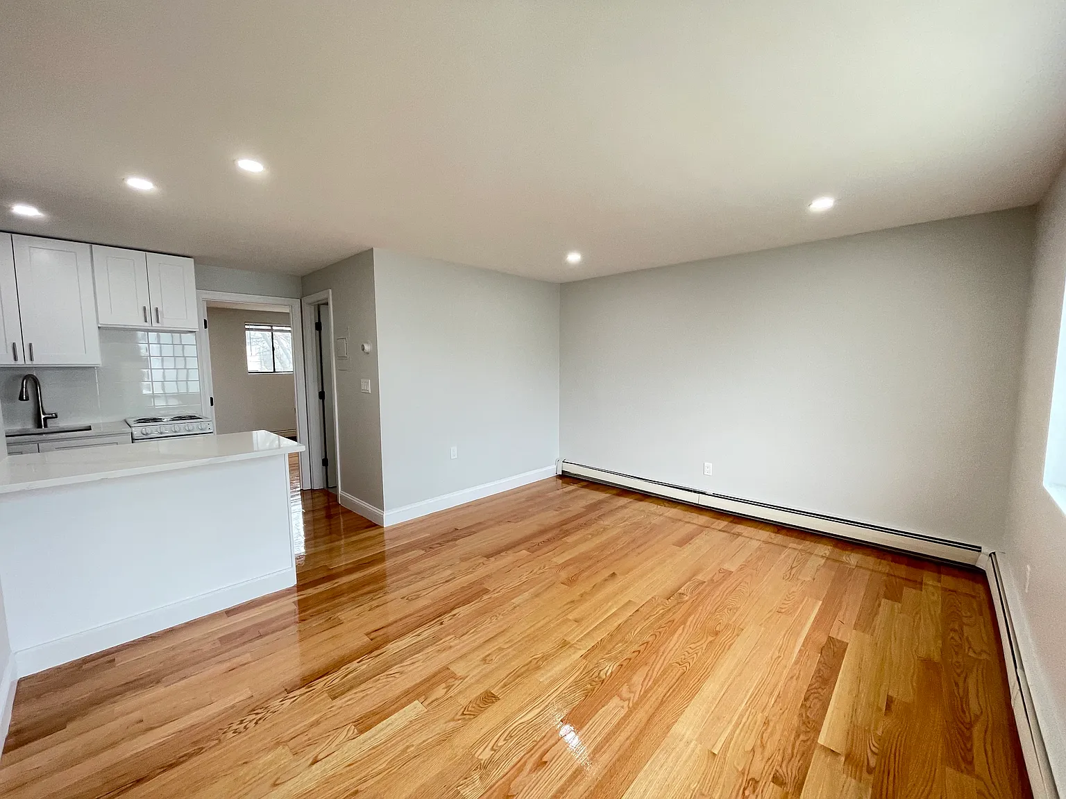 23 Claremont Ave — Photo 4