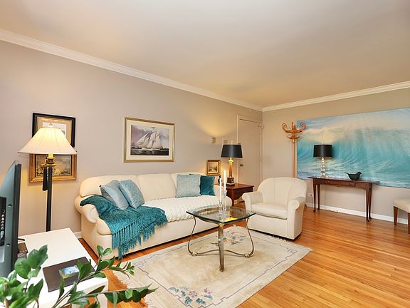4th image of 10115 Old Orchard Ct Unit 303