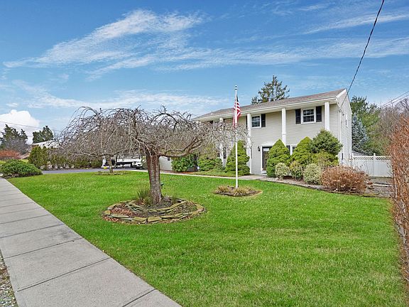 4th image of 702 Brookside Dr
