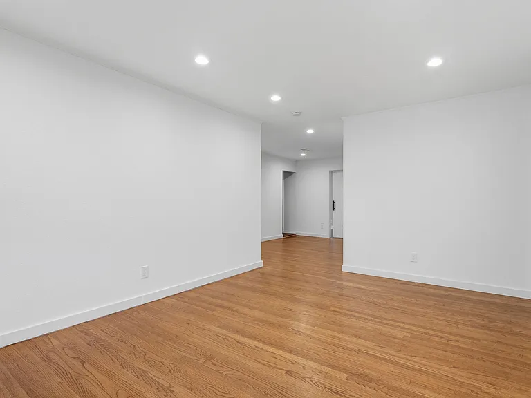 1520 E Hankerson St — Photo 3