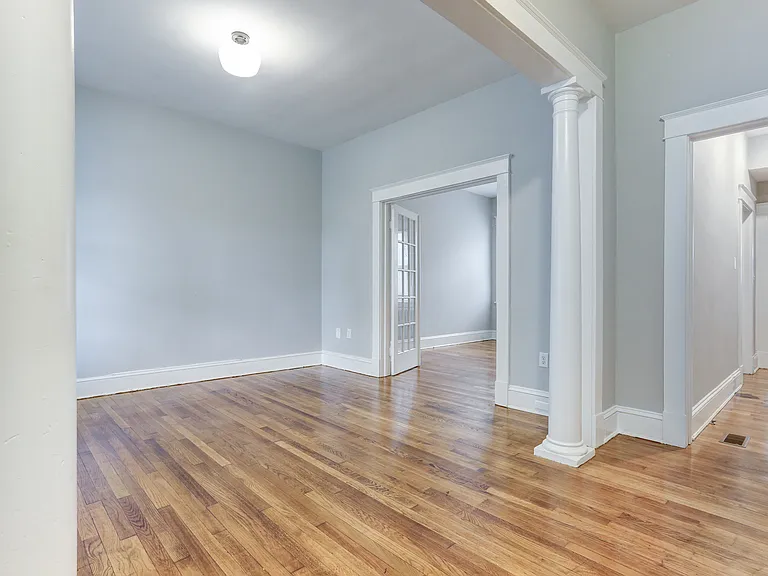 421 Chimborazo Blvd — Photo 2