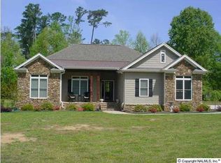 6024 Spring Creek Dr, Guntersville, AL 35976