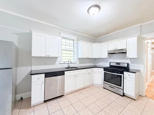 208 Grant Ave #1E, Jersey City, NJ 07305