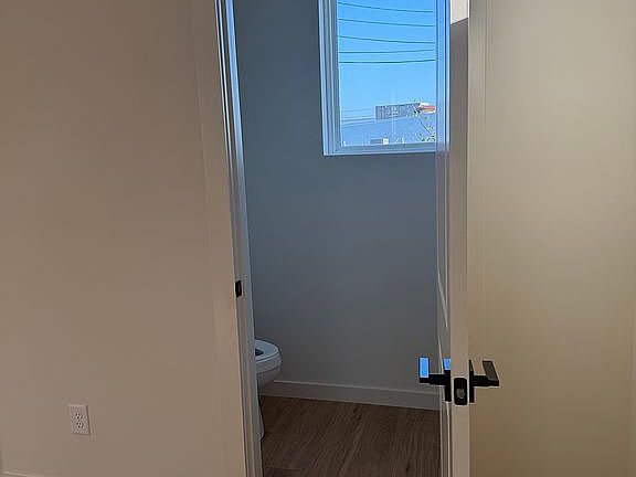 5th image of 900 S Hamilton St
