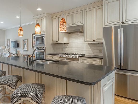 4th image of 1292 Heritage Landing Dr