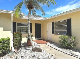 5521 Palm Aire Dr, Sarasota, FL 34243