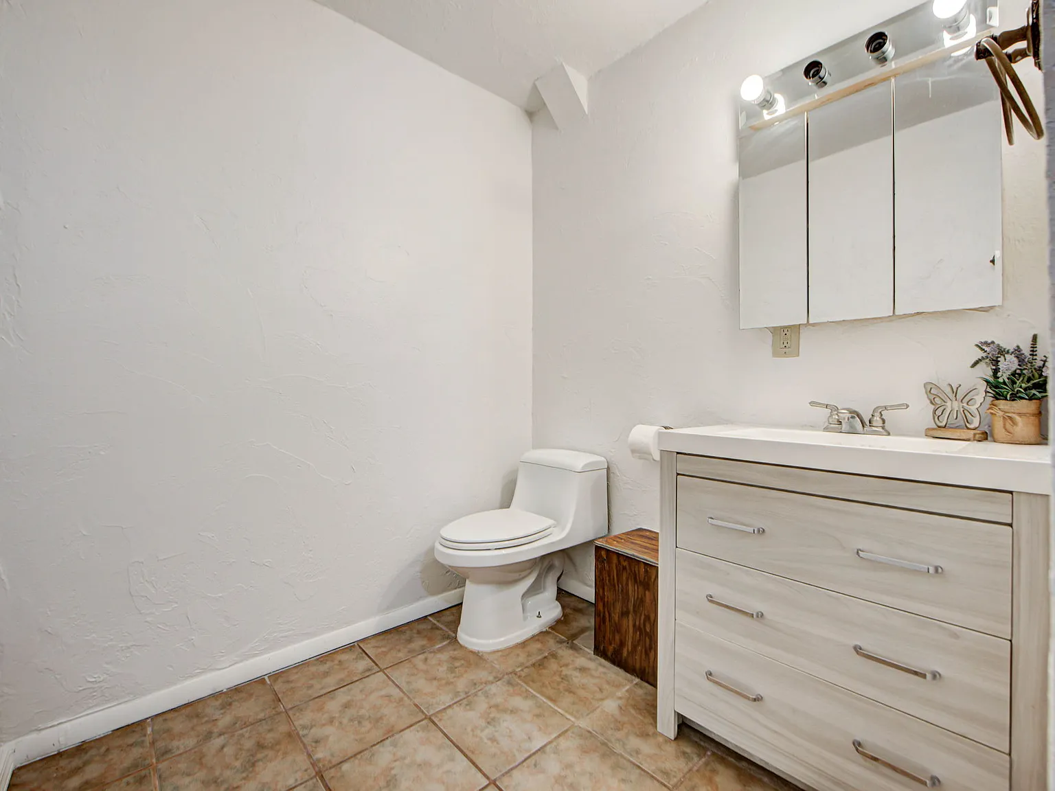 2124 Marshall Drive - 1 — Photo 3