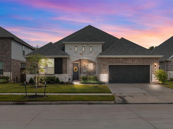 1017 Goose Creek St, Webster, TX 77598