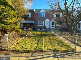 398 Glen Cove Rd, Collingdale, PA 19023