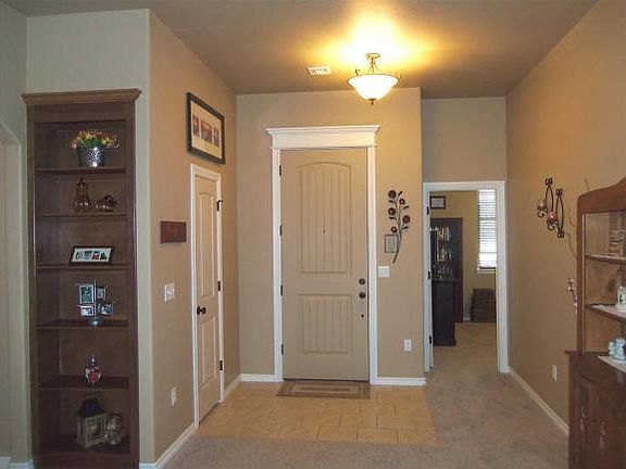 2nd image of 412 Starshine Dr
