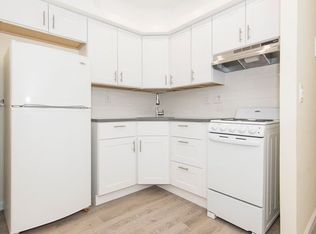 26-27 28th St #2E, Astoria, NY 11102