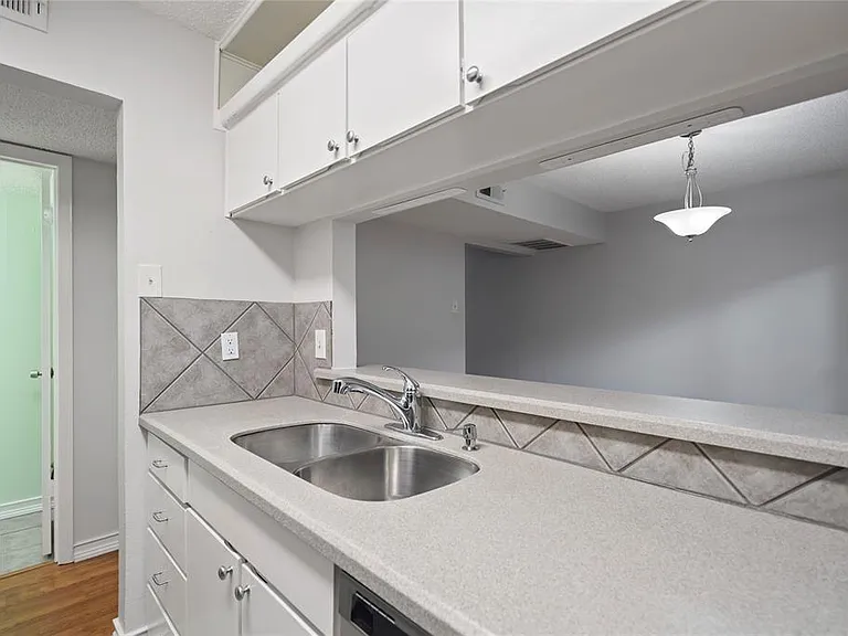 4020 Holland Ave #202 — Photo 11