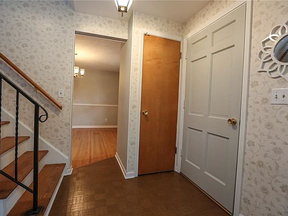 5th image of 4 Woodside Ln