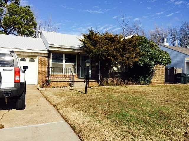 1st image of 4101 SE 27th St