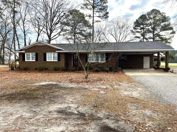 449 School House Road, Walstonburg, NC 27888