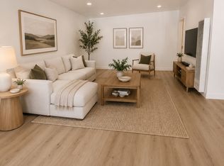 5655 Halbrent Ave APT 8, Van Nuys, CA 91411