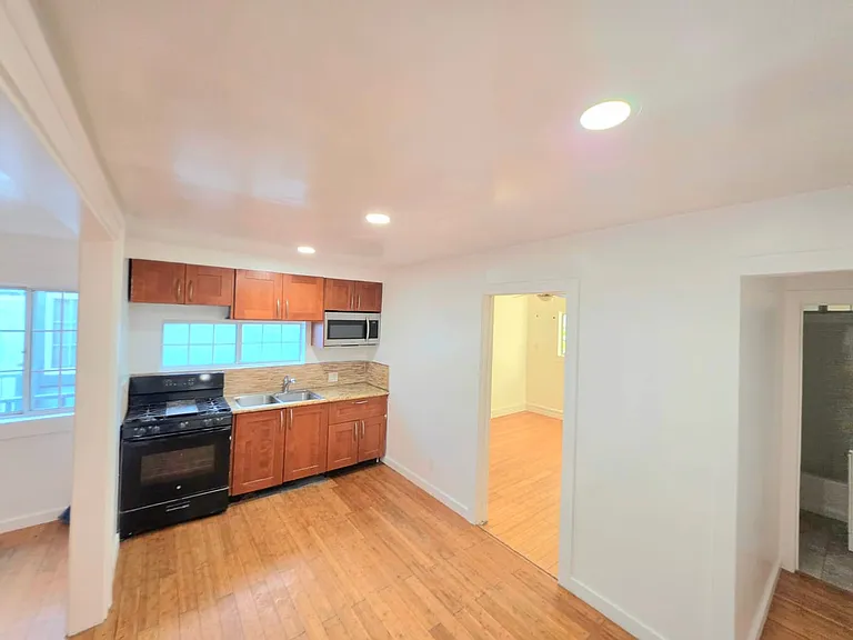 1361 W Vernon Ave #1 — Photo 3
