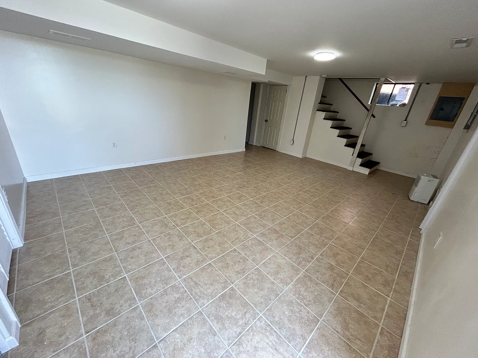 409 S Chestnut St — Photo 3