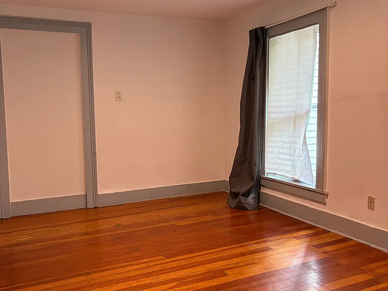 102 E Main St #3 — Photo 4