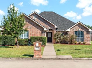 1740 Meadowview Dr, Reno, TX 75462