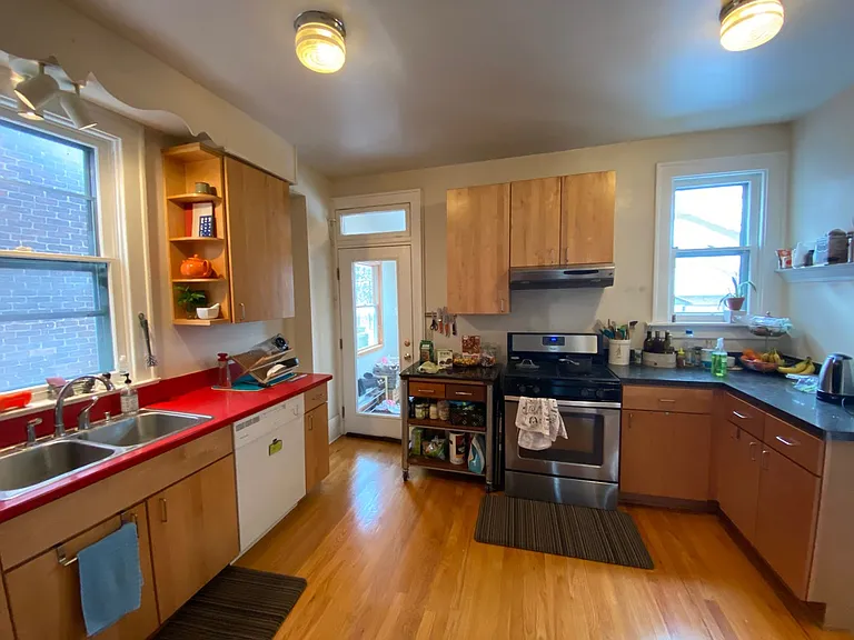 1483 Belmont Ave — Photo 5