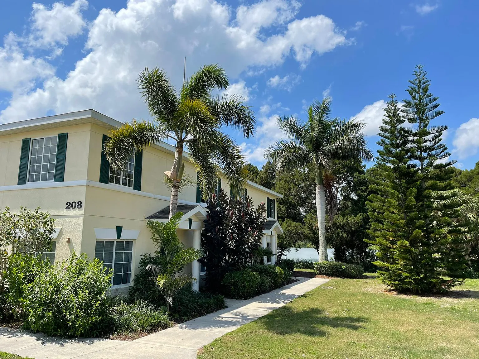 3 bed, 2.5 bath, 1200 sqft, $1,890 — Photo 1