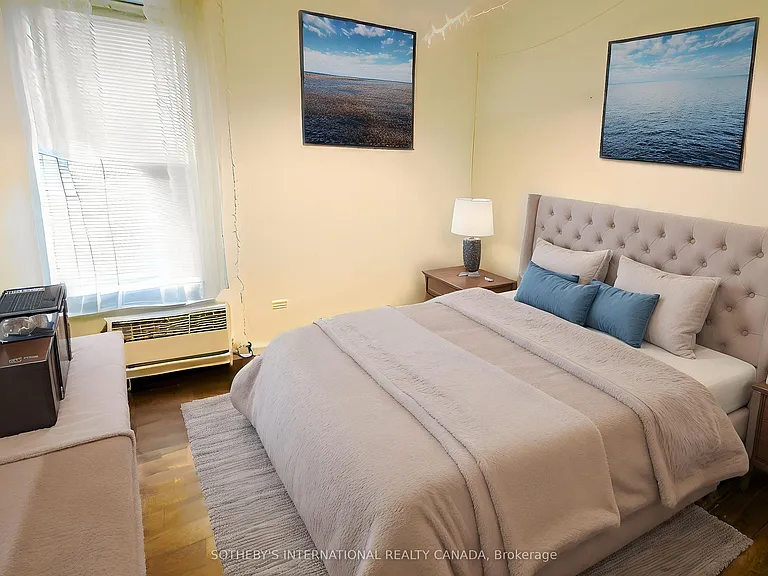 227 Beverley St #1 — Photo 9