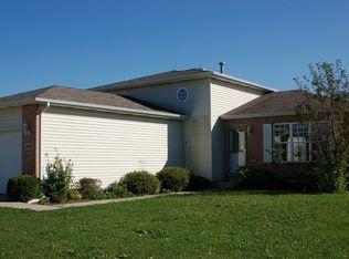 349 Pheasant Run Dr, Hobart, IN 46342
