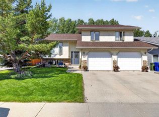 151 E Balsam Cres, Olds, AB T4H 1M4