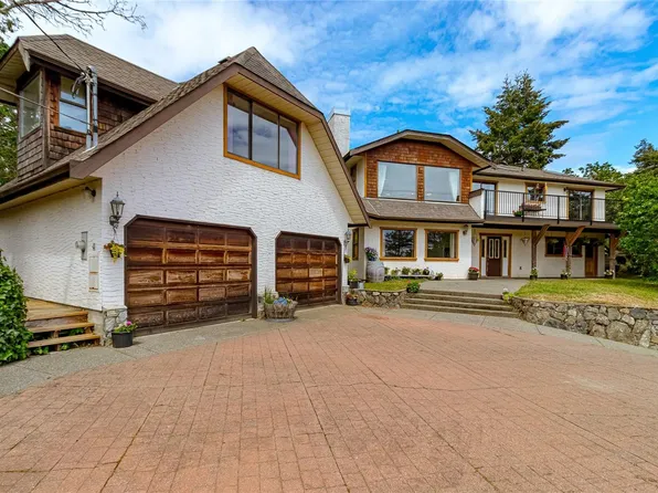 5 Highbank Rd, View Royal, BC V9B 1V3