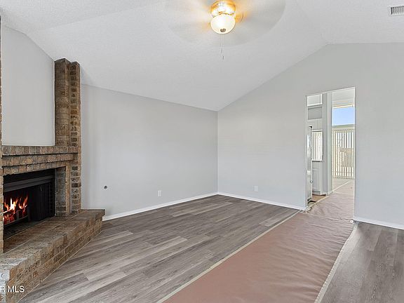 5th image of 813 Barandal Dr