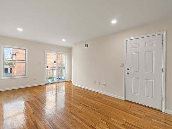 5th image of 219 South St #1