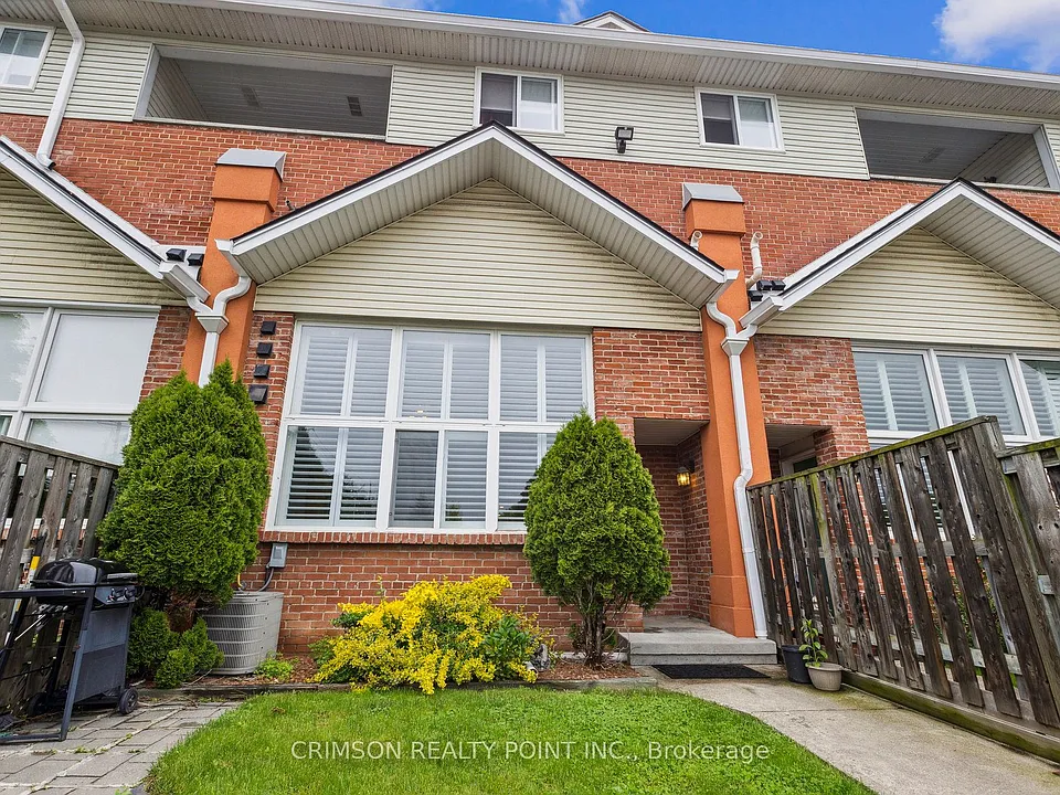 111 Grey St #105