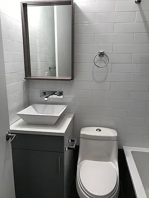 Rented by City Prime Commercial Realty  | media 15