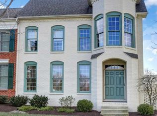 17 Devonshire Sq, Mechanicsburg, PA 17050