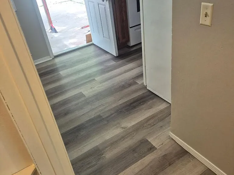 531B N Oak Grove Ave — Photo 7