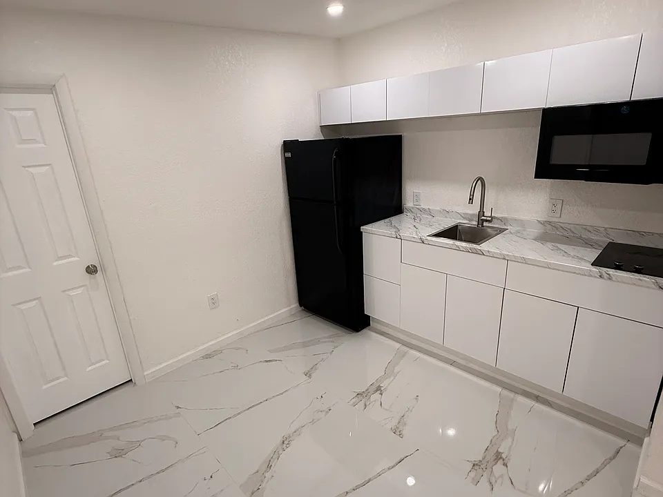 kitchen/dinning area
