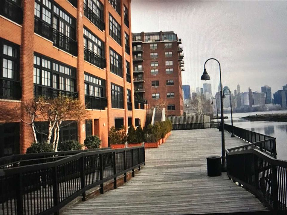 2nd image of 174 Washington St APT 2D