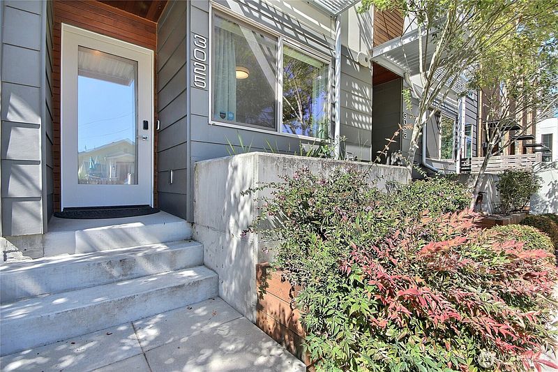 4th image of 3025 62nd Avenue SW