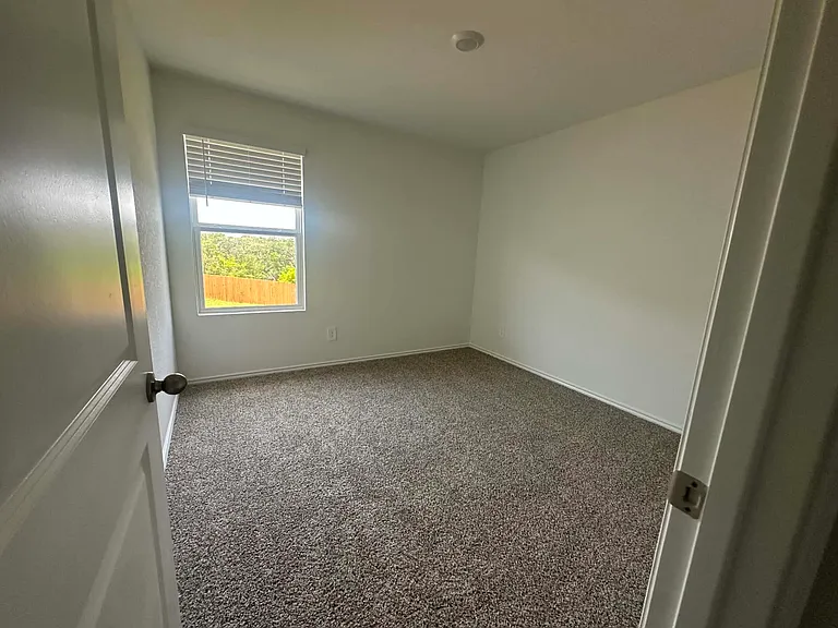Shale Cv — Photo 1