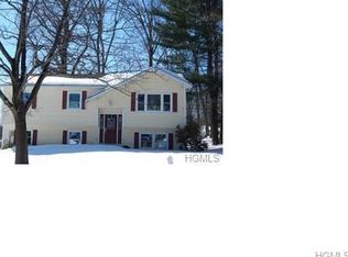 6 Peters Ln, Spring Valley, NY 10977