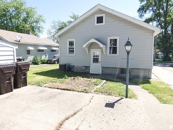 3rd image of 2209 N Linsley Ave