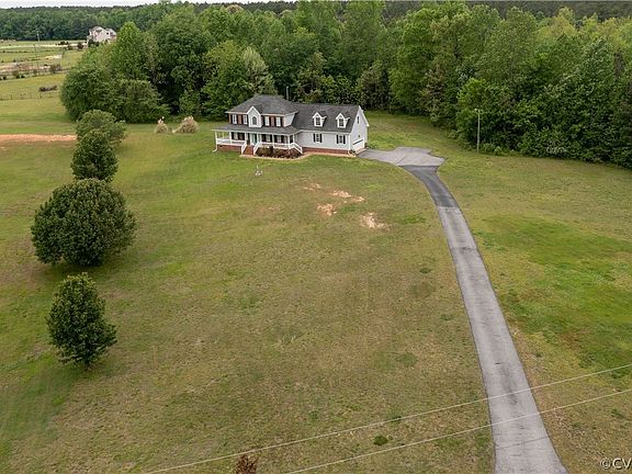 2nd image of 5649 Spencer Ln