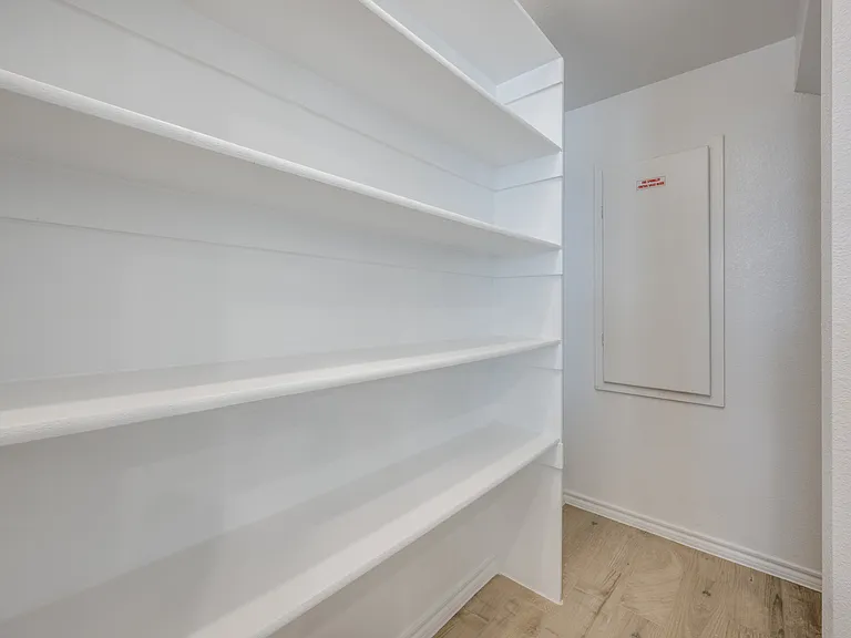 4601 Avion Dr — Photo 6
