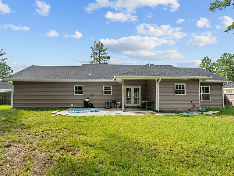 118 Clay St NE — Photo 37