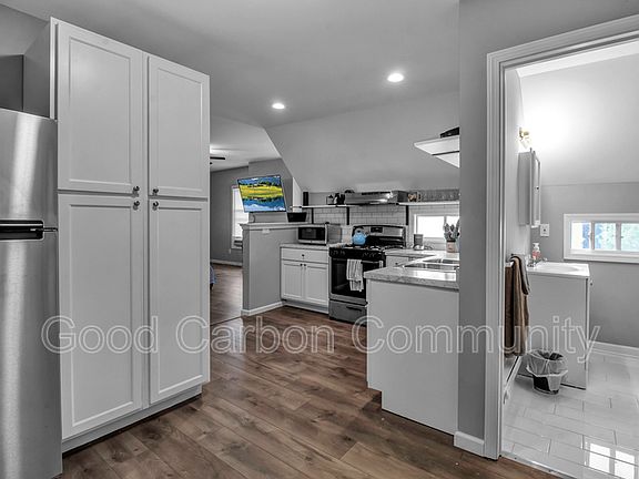 5th image of 1246 West Ave #2