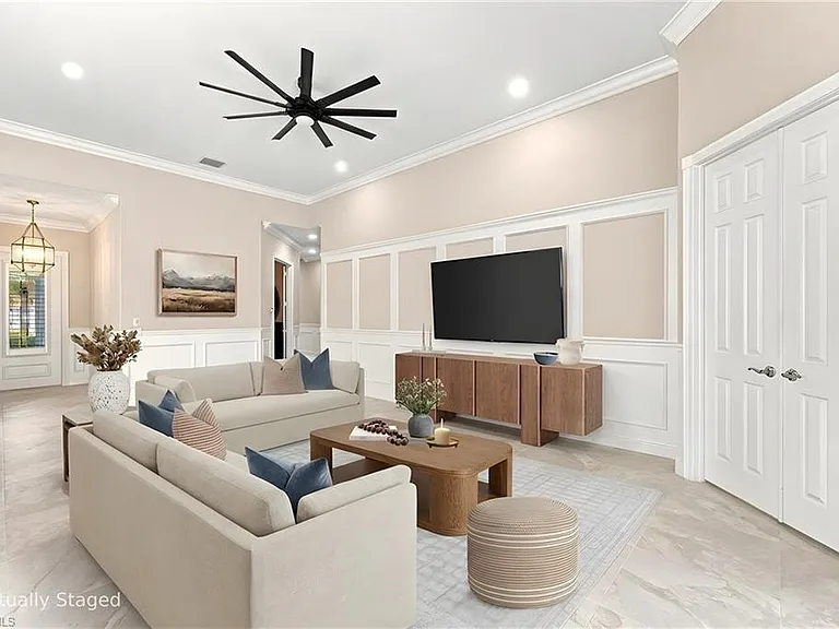 8543 Alessandria Ct — Photo 11