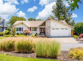 332 Oak Leaf Cir, Santa Rosa, CA 95409
